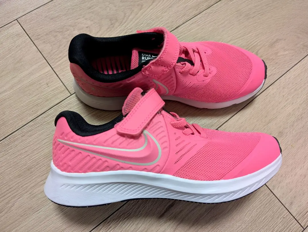 Nike Star Runner 粉色運動鞋 21.5公分 的縮圖