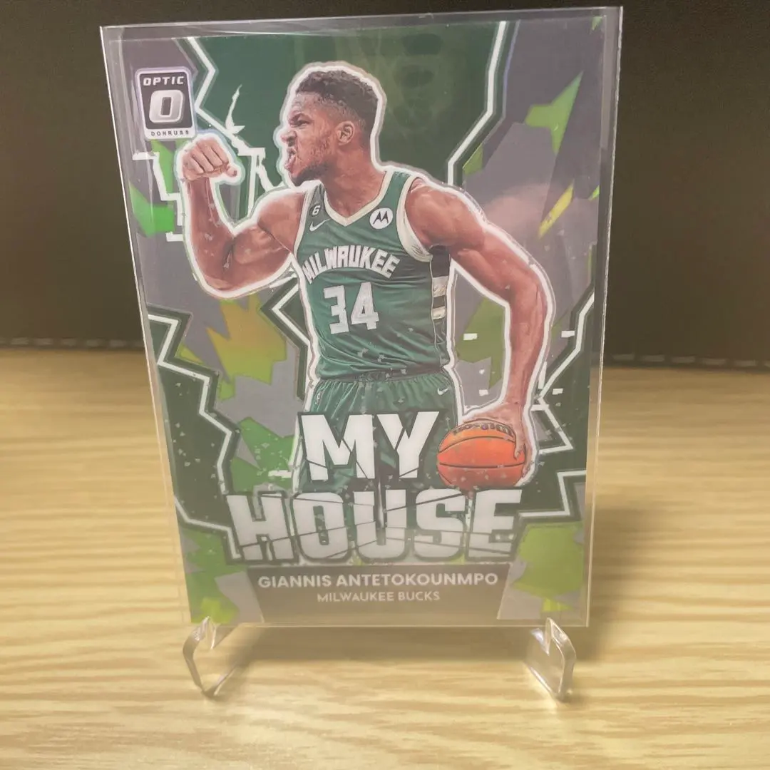 Thumbnail of Giannis Antetokounmpo trading card No. 6
