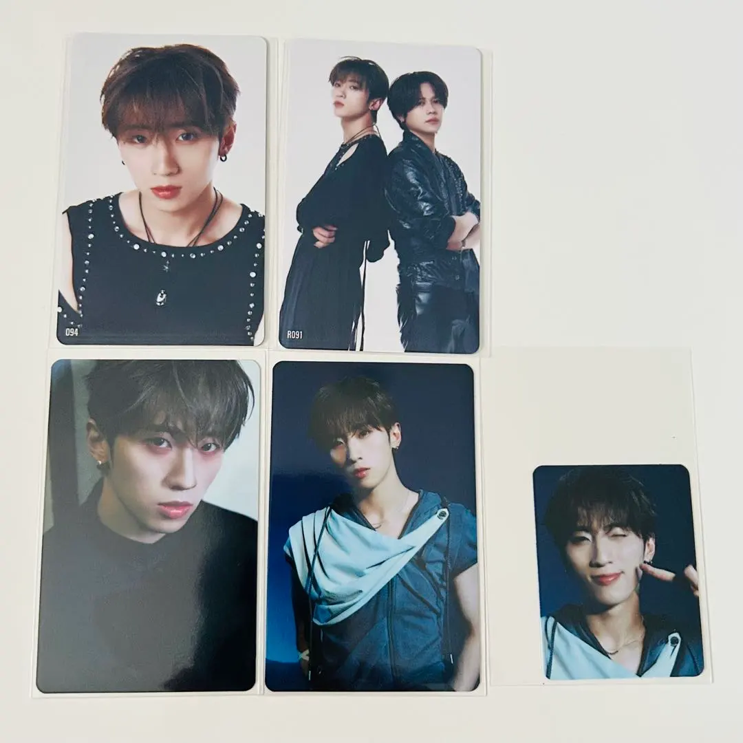 Thumbnail of Xu Fengfan trading card (origin, XQUARE)