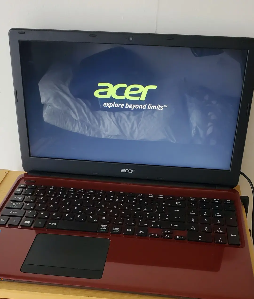 V5WE2 パソコン レッド　美品! 2025年最新】Yahoo!オークション -acer aspire e1 v5we2の中古品
