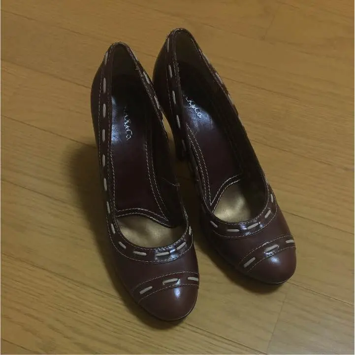 Thumbnail of Brand new MAX&co. leather pumps, size 36