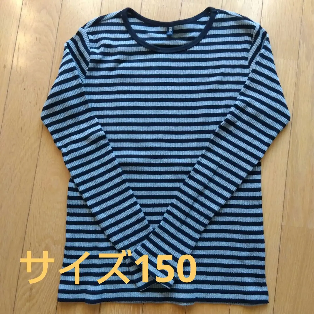 Thumbnail of Uniqlo ★ Size 150 ★ Girls ★ Long Sleeve Cut and Sewn Top ★ Excellent Condition