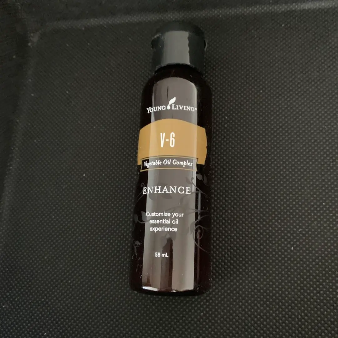 Young Living V-6 とエッセンシャルオイルセット　新品未開封 Amazon | V6 マッサージオイル 植物100パーセント 236ml | Young