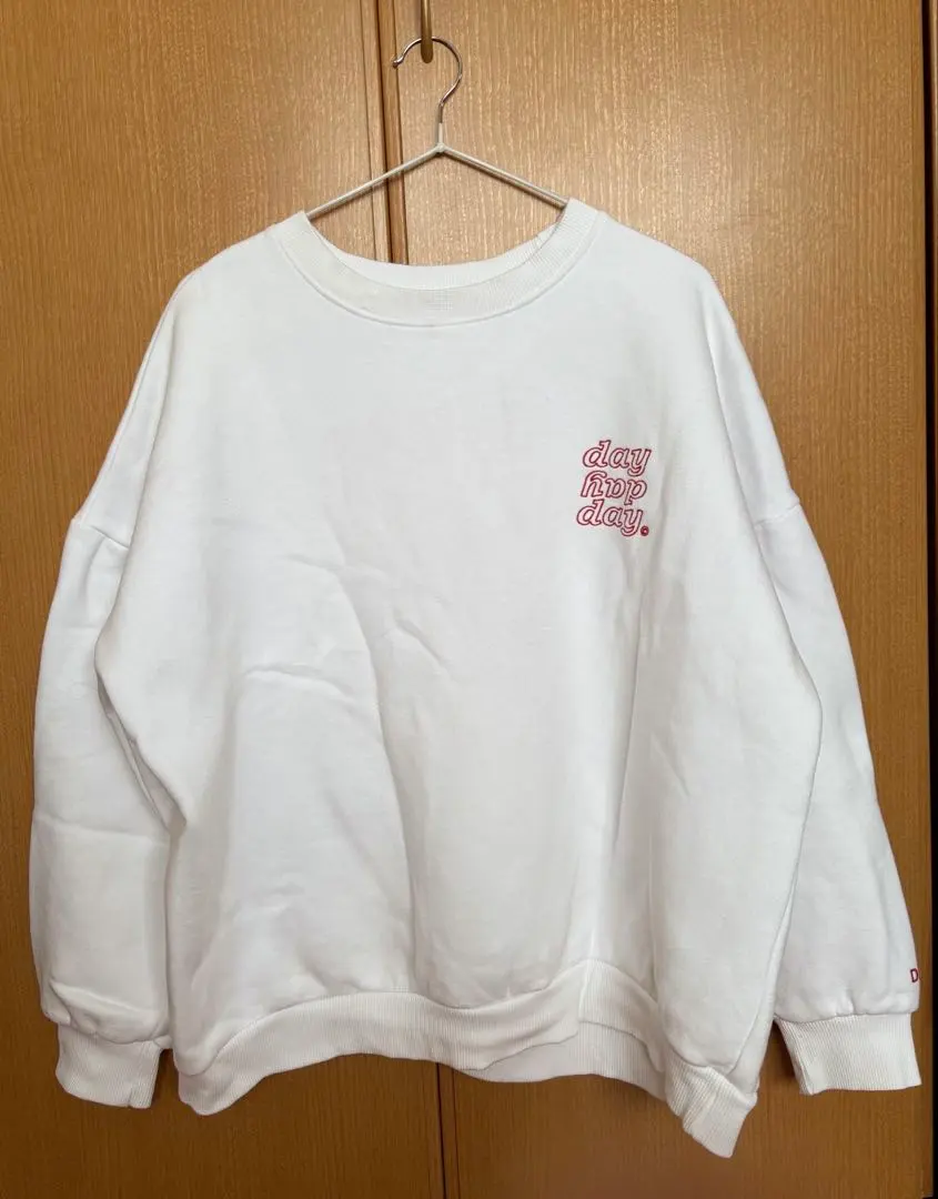 Thumbnail of DAYDAY SEOUL White Sweatshirt