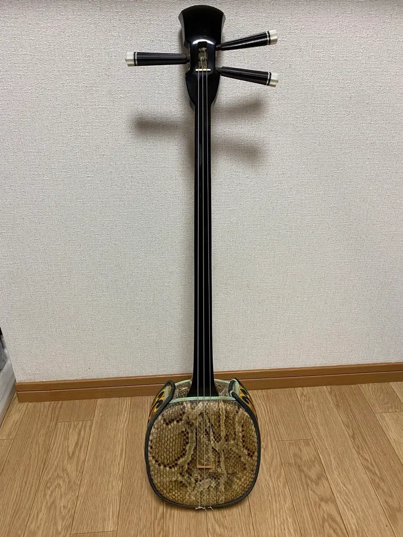 Thumbnail of Snakeskin Sanshin Body Black/Gold/Green