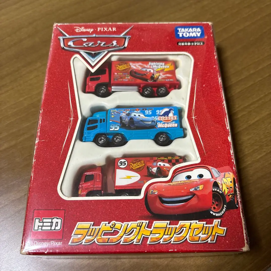 トミカ　ディズニー　カーズ　ラッピングトラックセット Amazon | トミカ ディズニートミカ ディズニートミカラッピング