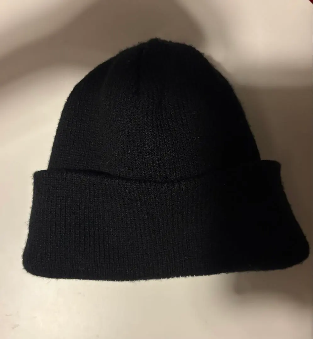 Thumbnail of Black solid knit cap / beanie