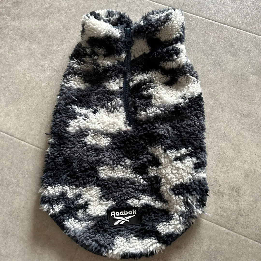 Thumbnail of Reebok fleece, size S