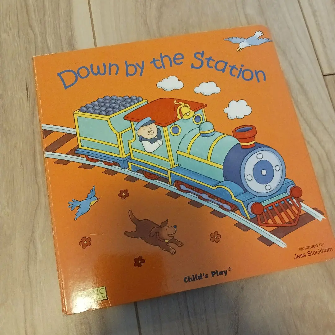 Down by the Station 絵本　英語 Down by the Station (JY) / コスモピア・オンラインショップ