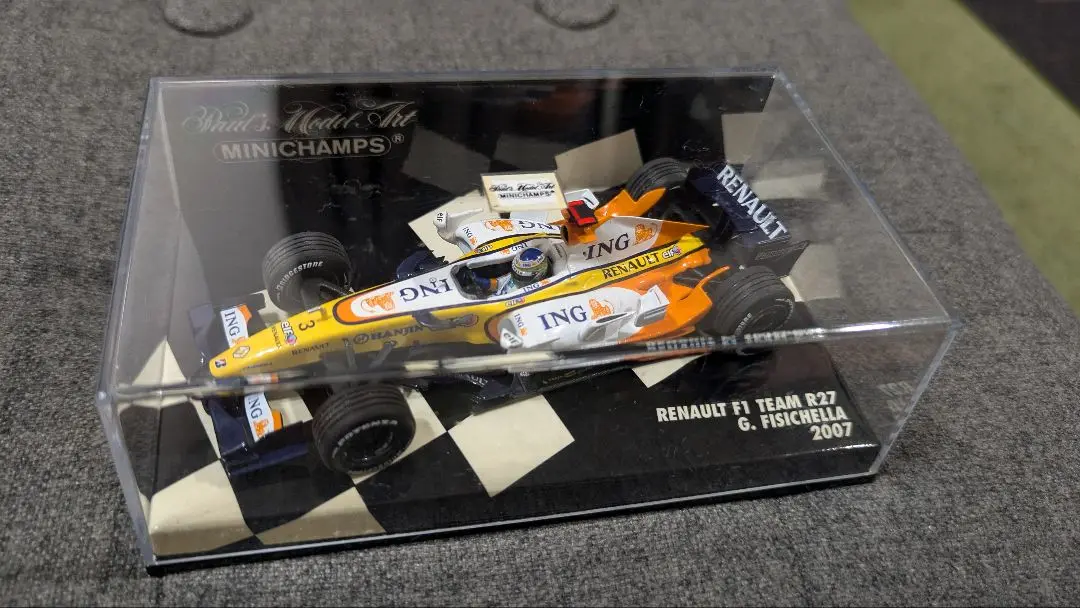 ミニチャンプス ジャンカルロ・フィジケラ 2008 直筆サイン 1/43 ミニチャンプス ジャンカルロ・フィジケラ 2008 直筆サイン 1/43