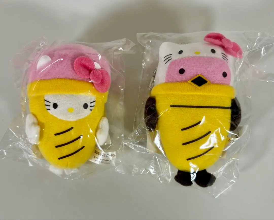 カプすけ×ハローキティ カプすけジャイアントぬいぐるみ＋キーホルダー2種 カプすけ×ハローキティ カプすけジャイアントぬいぐるみ＋