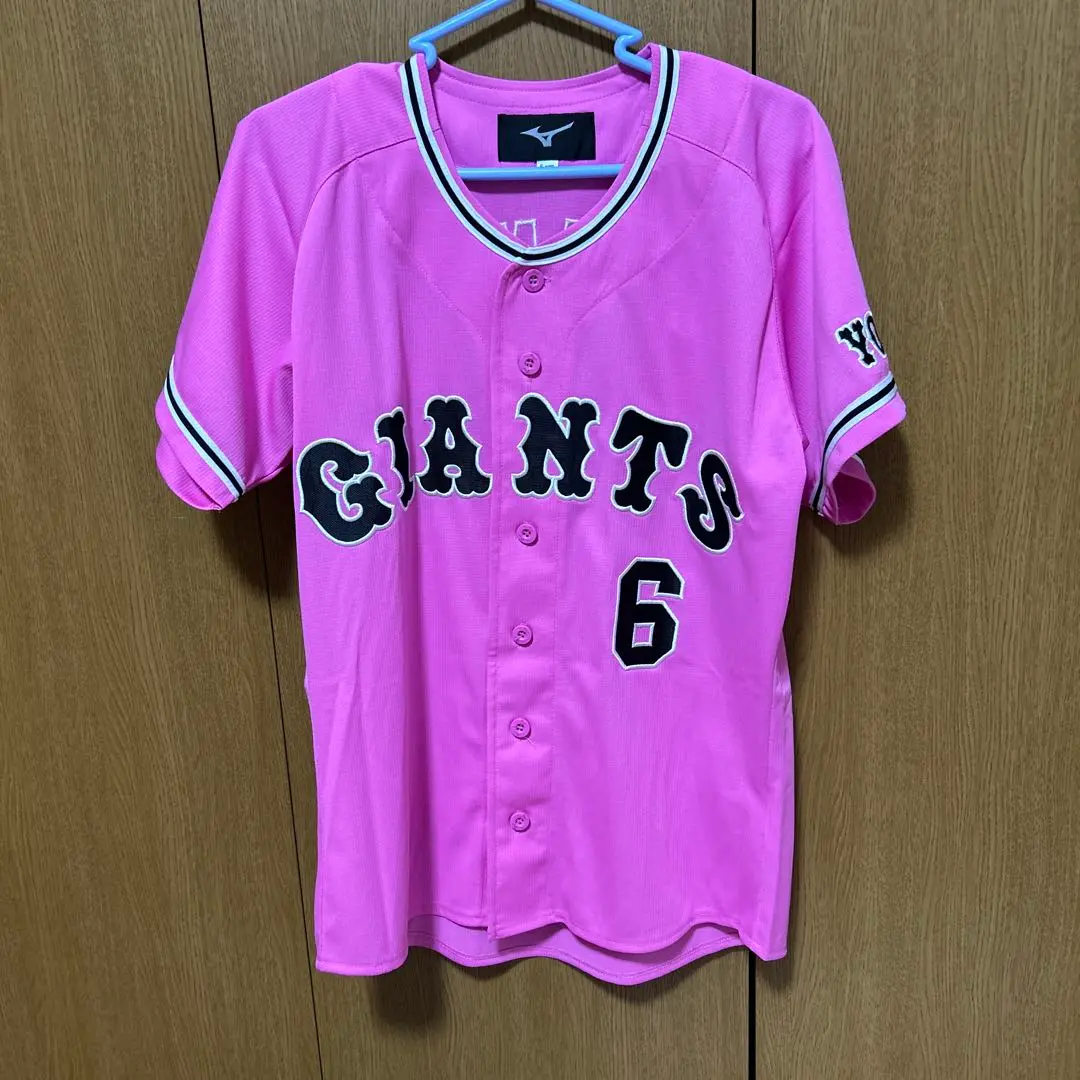 【新品未開封】坂本勇人★ピンク刺繍ユニフォーム★アンダーアーマー正規品★ 読売ジャイアンツ 応援グッズ SIZE M ピンク 坂本勇人【6