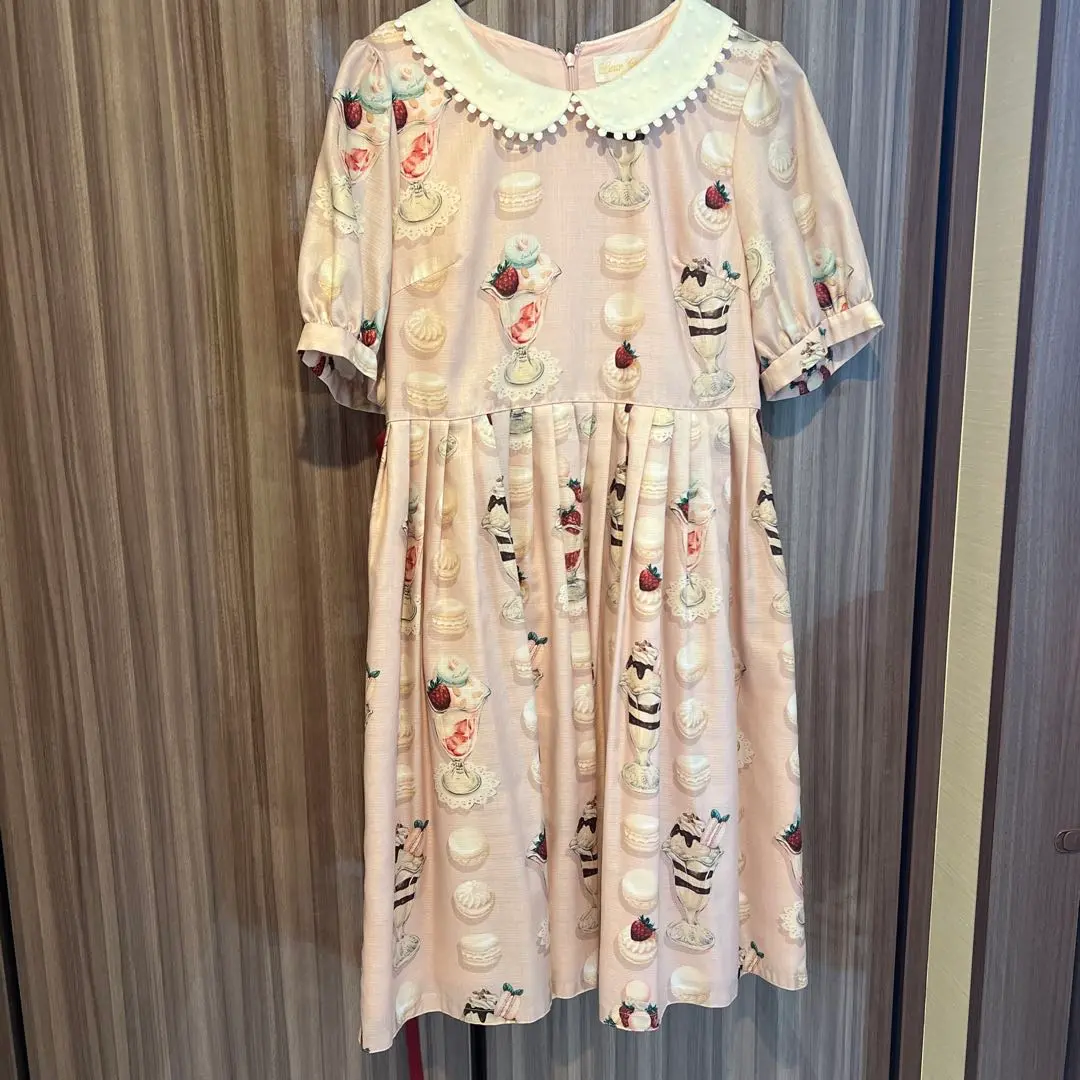 ルルゲッタ ♡ パフェ＆ロゴプリントワンピース leur getter ルルゲッタ パフェプリント柄ワンピース - メルカリ