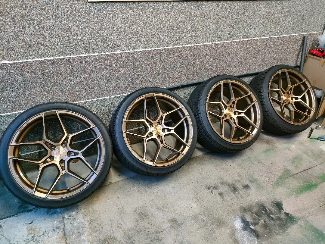 リサイクルサンタ様 ROHANA RFX11 20インチ10.0J+45アウディ リサイクルサンタ様 ROHANA RFX11 20インチ10.0J+45アウディ