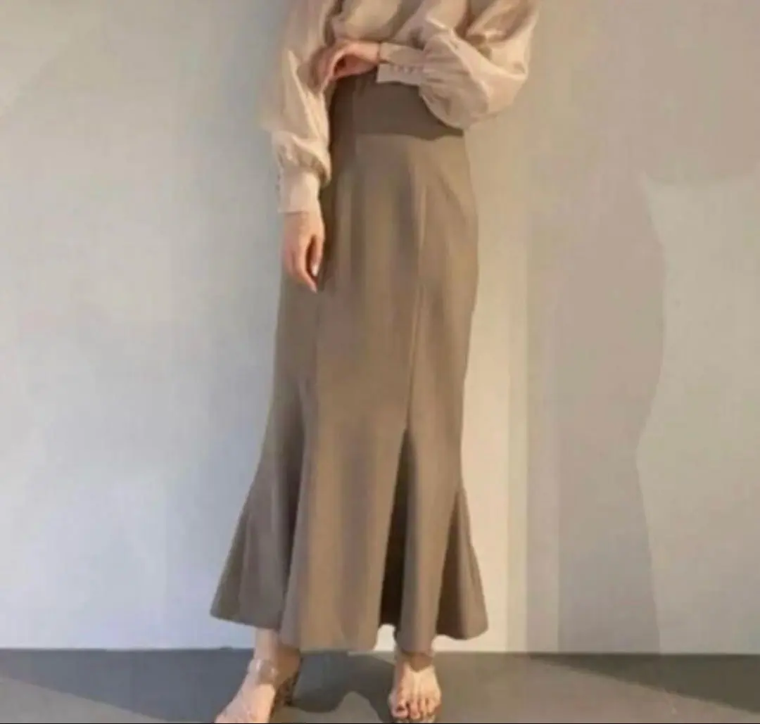 SNIDEL 高腰荷葉邊喇叭裙 的縮圖