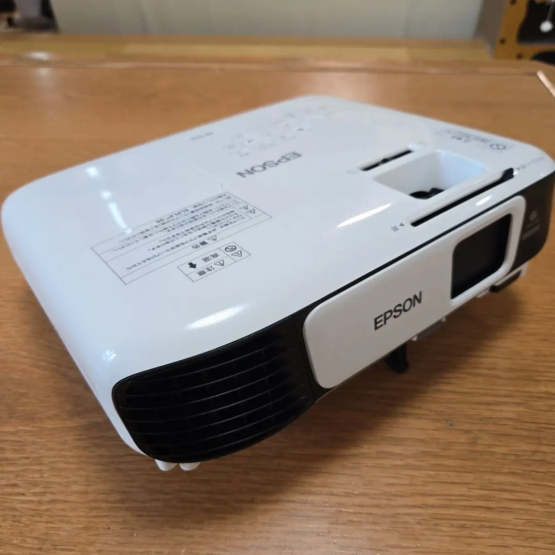 美品EPSON EB-U42 フルHD◆ランプ16H◆3600lmWi-Fi対応 EPSON 液晶プロジェクター EB-U42 3600lm WUXGA 3LCD方式 2.8kg