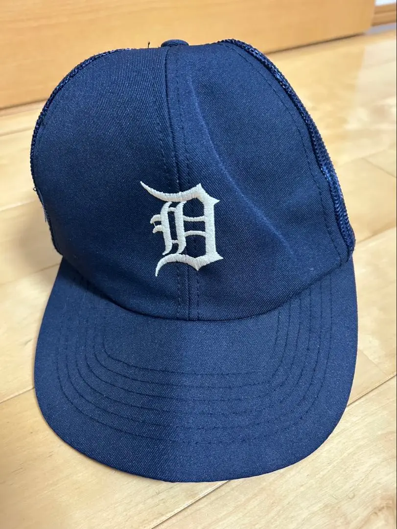 【80-90s】 Detroit Tigersメッシュキャップつば裏緑ビンテージ 90s】 Detroit Tigers メッシュキャップ つば裏緑 ビンテージ