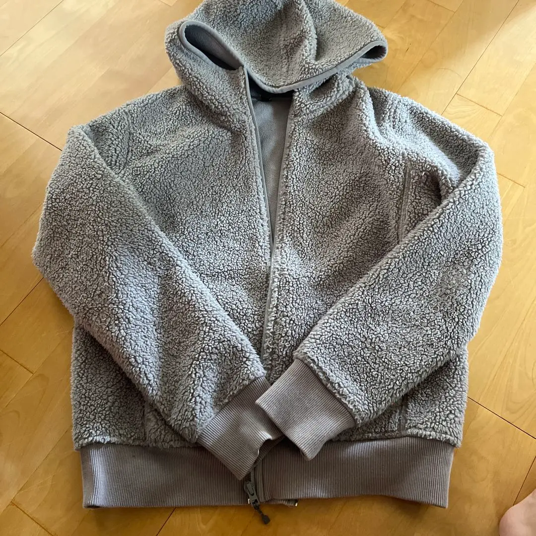 Thumbnail of UNIQLO Fleece Jacket, M, Gray