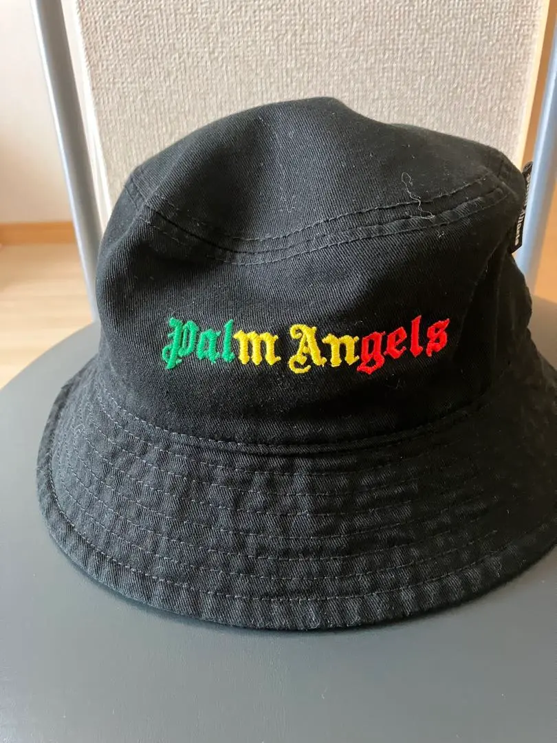 美品 PALM ANGELS ブロークンモノグラム　バケットハット 美品 PALM ANGELS ブロークンモノグラム バケットハット