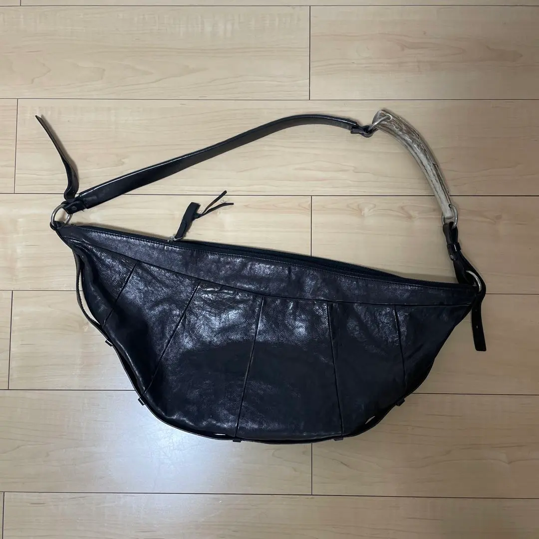 私の愛用品 (6) YSL rive gaucheの銘品鞄Mombasa | Navy Circle
