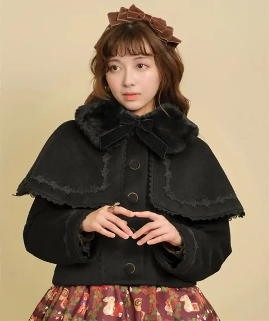 Kawaii ケープショートコート 未着用 ワイン 付属品付き Kawaii ケープショートコート 未着用 ワイン 付属品付き