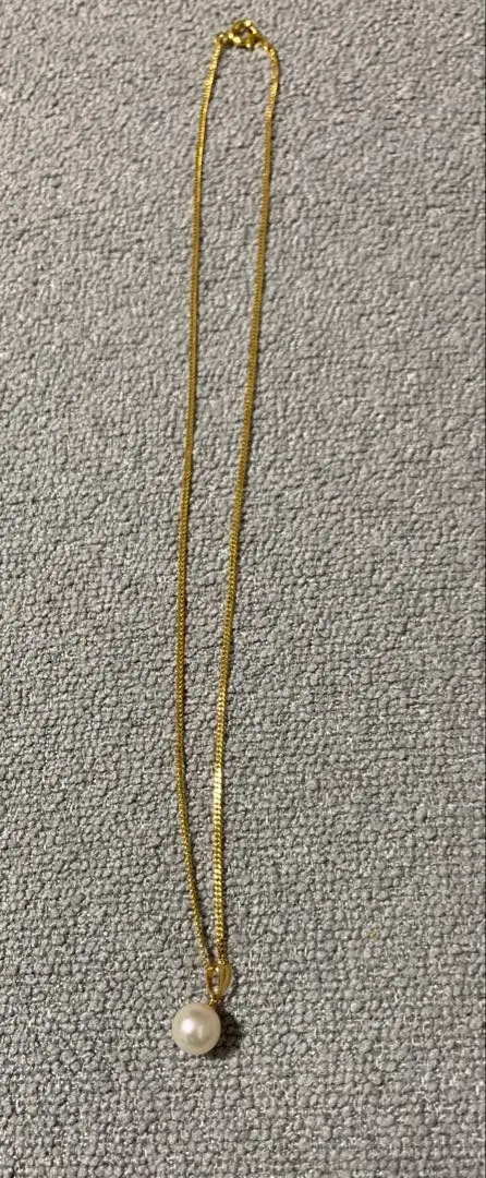 Thumbnail of Gold chain pearl pendant necklace