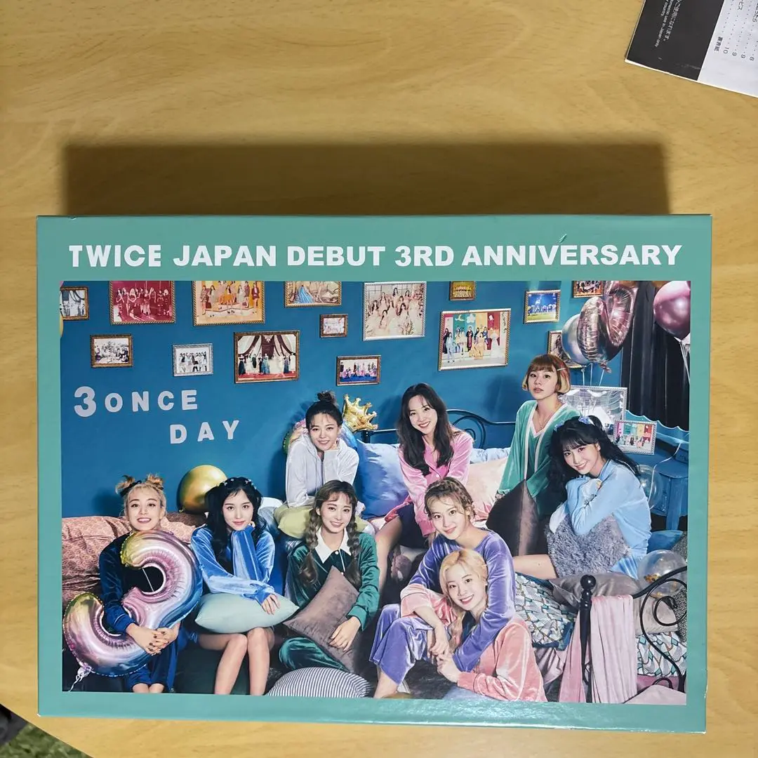 TWICE 限定特典付アルバム&未開封パズルピース レア中身新品未開封TWICE perfectworld パズル 1000ピース