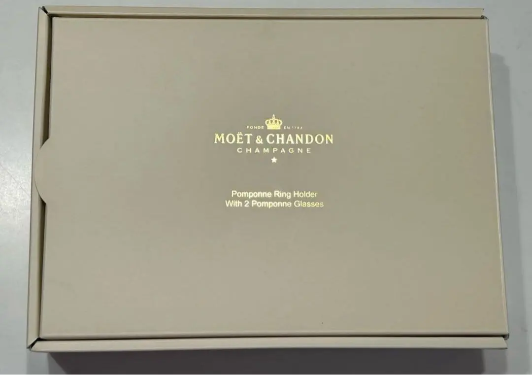酩悅香檳龐帕尼杯架與酒杯套裝 的縮圖