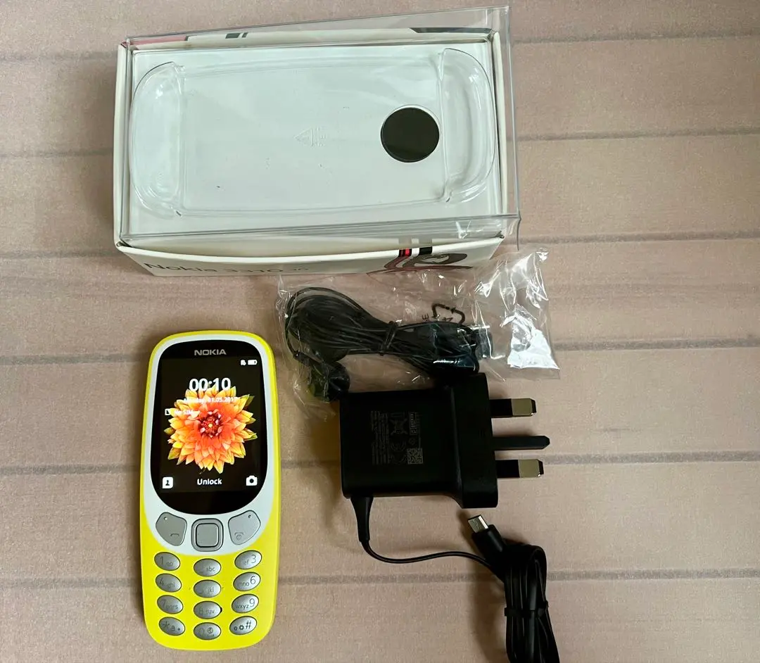 Nokia 3310 携帯電話 充電器付き 00.jpg