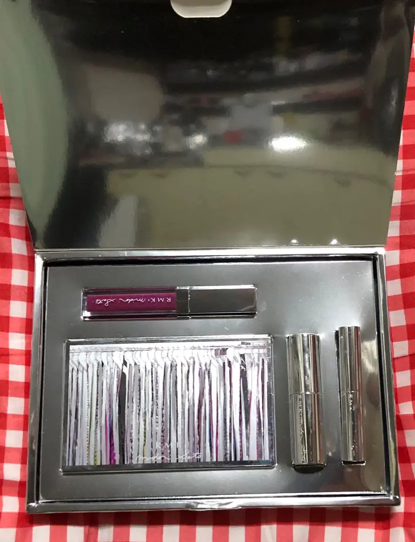 RMKメイクパレット シルバーミラークローゼットキット RMK / シルバーミラークローゼットキットの公式商品情報｜美容