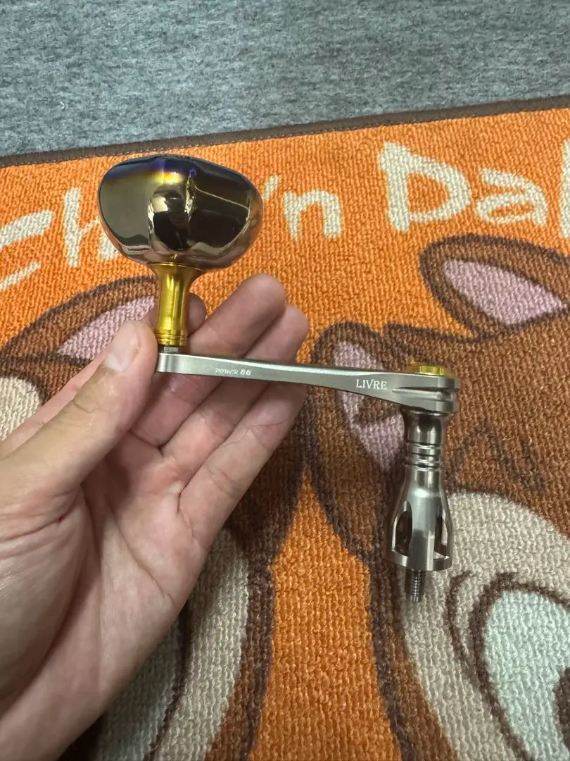 20ソルティガ　8000H スピニングリール リブレPT52ハンドルノブ　PE付 20ソルティガ 8000H スピニングリール リブレPT52ハンドルノブ PE付