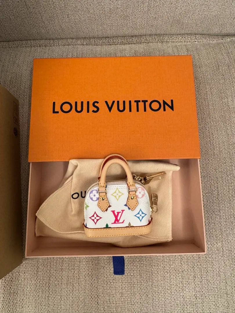 【村上隆コラボ♪】LV バッグチャーム マイクロアルマモノグラム 注目の村上隆コラボ♡【Louis Vuitton】アルマ BB (Louis