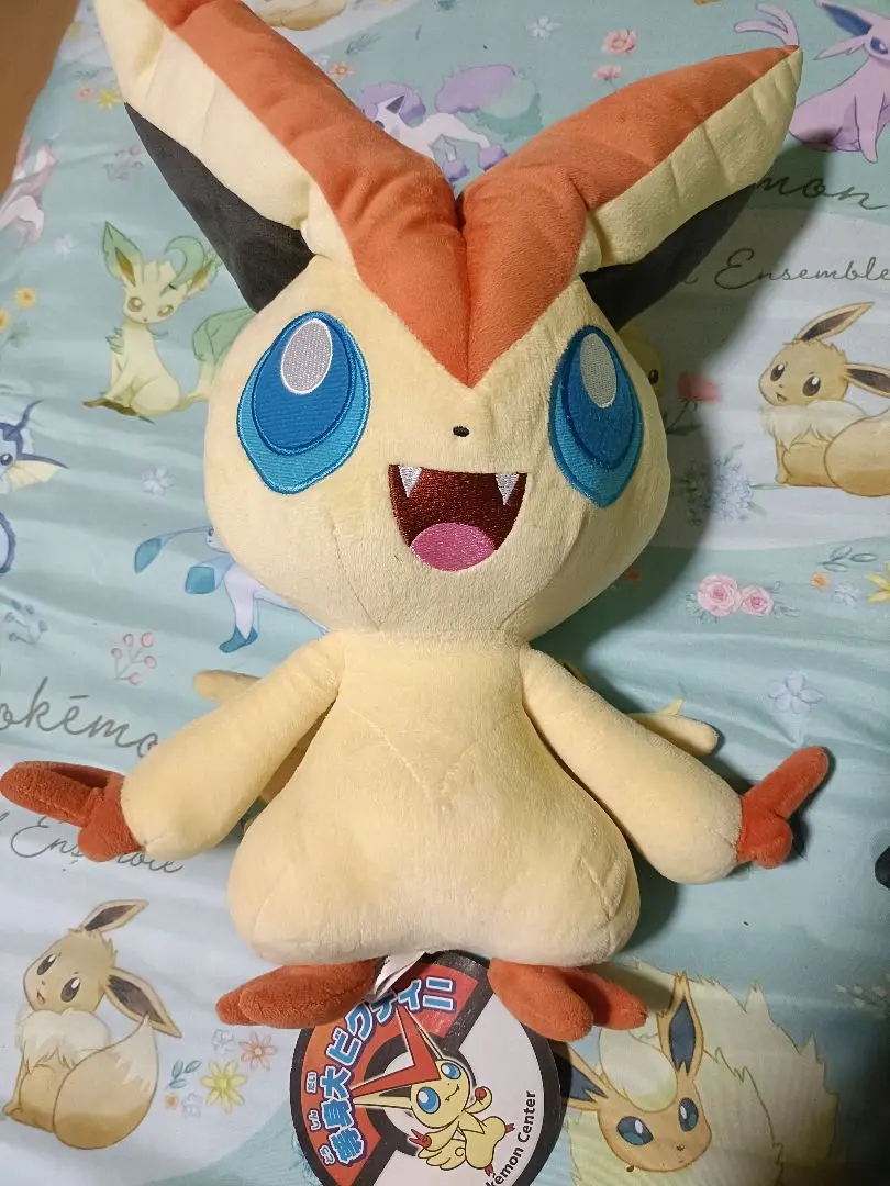 【廃盤】 ポケモンセンター ビクティニ 等身大ぬいぐるみ 等身大ビクティニぬいぐるみ ｜【公式】ポケモンセンターオンライン