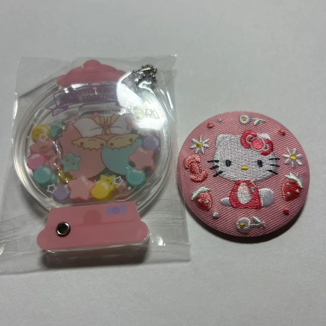 Thumbnail of Hello Kitty embroidered badge and Kiki & Lala keychain set