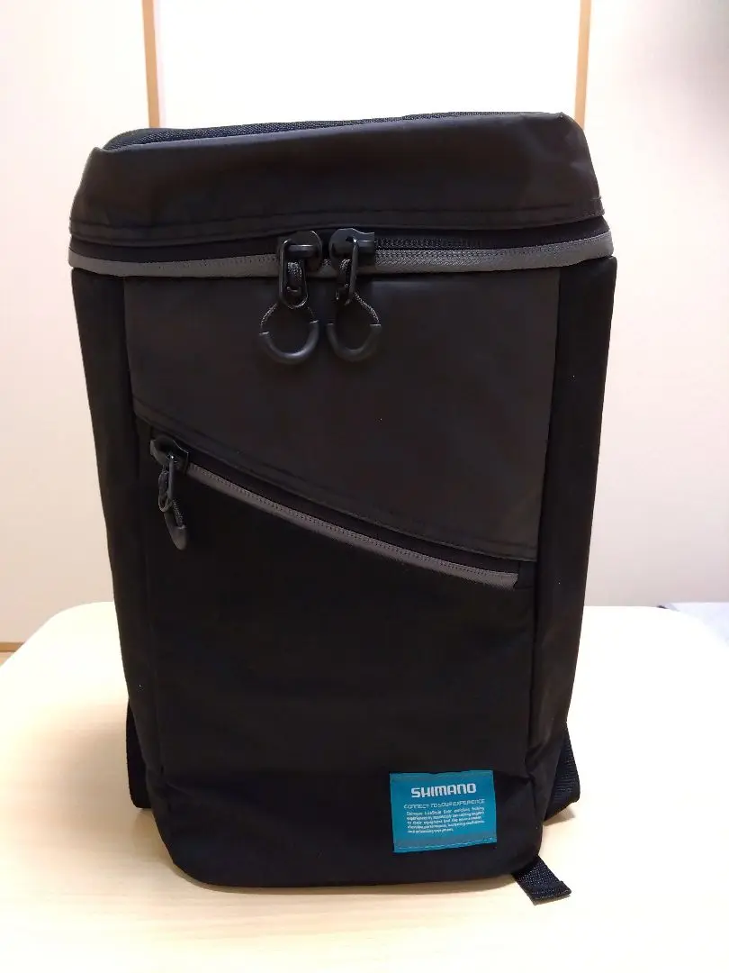 SHIMANO Tシリーズ23L デイパック ブラック サイクリングに特化した機能を持つロールトップ式のバックパック