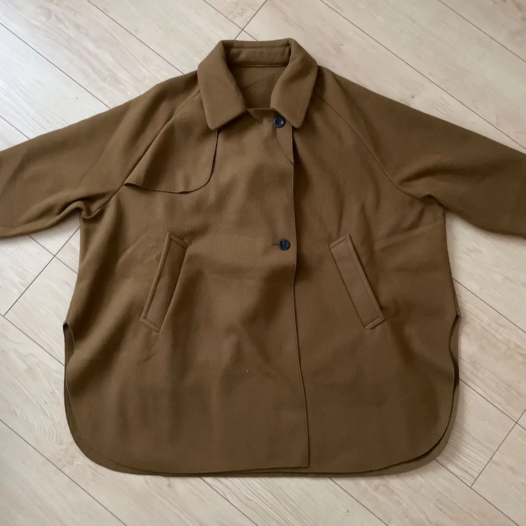 全新未使用！可水洗喇叭開衩大衣 的縮圖