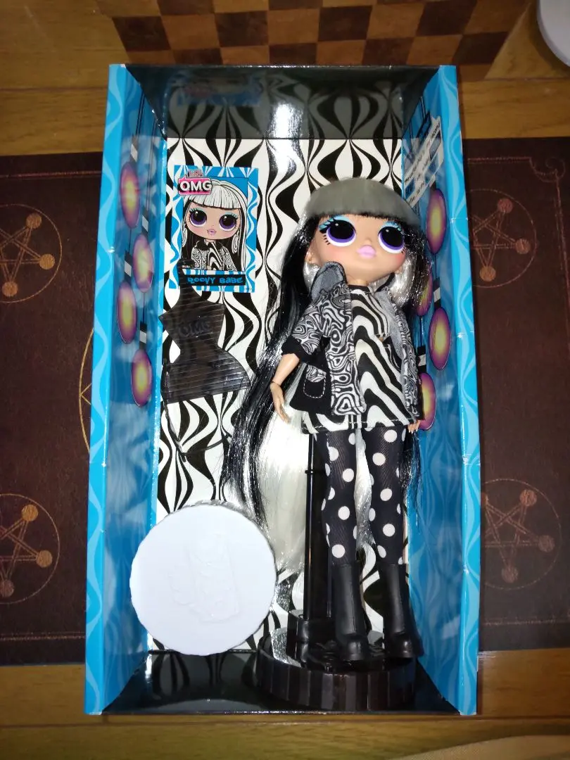 LOL サプライズ OMG グルービーベイブ Amazon.com: L.O.L. Surprise! O.M.G. Groovy Babe Fashion Doll
