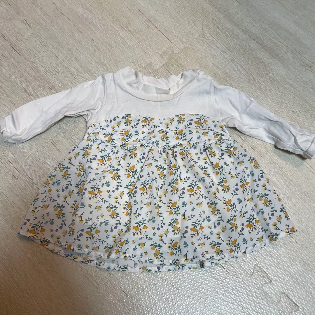 Thumbnail of futafuta long-sleeved floral pattern