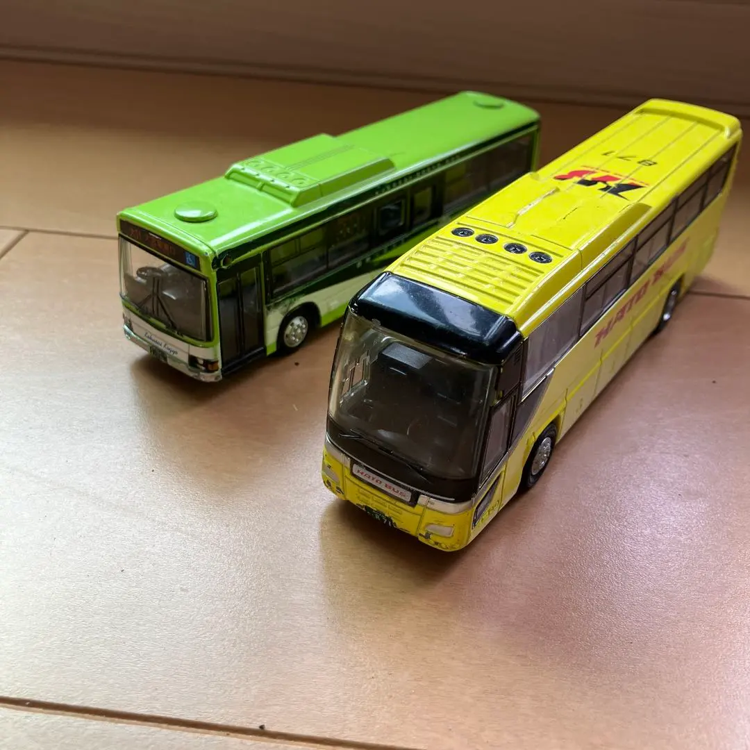 Thumbnail of Hato Bus Miniature Car Set (Green and Yellow)