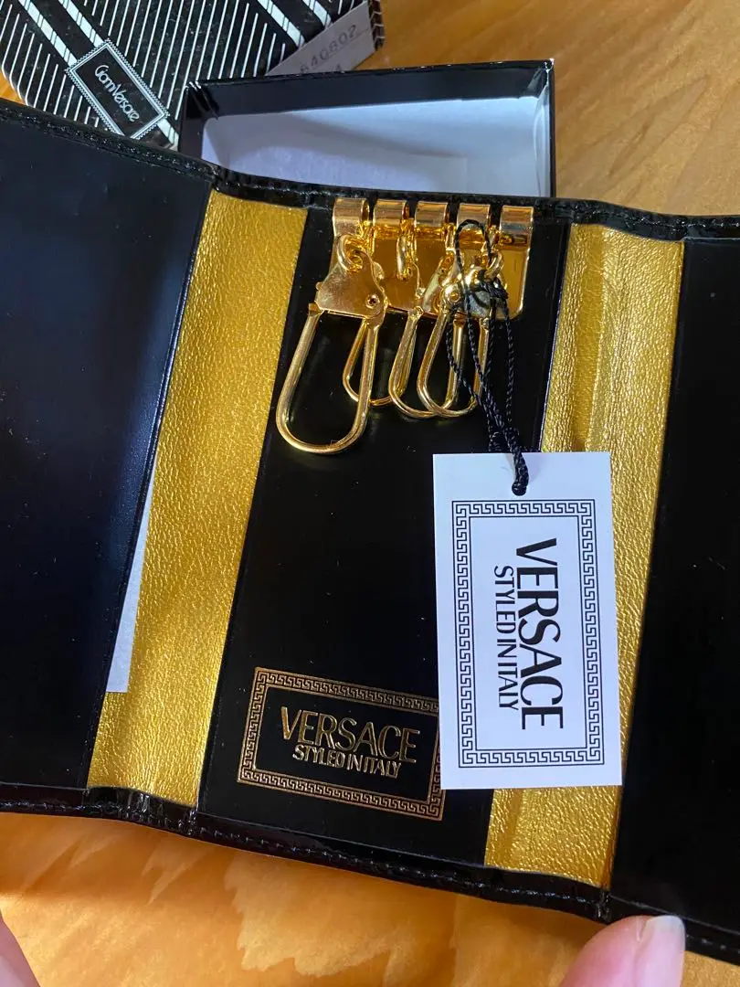 【新品未使用】VERSACE キーリング　デッドストック　ベルサーチ VERSACE - 最新作新品ベルサーチェキーホルダーの通販 by