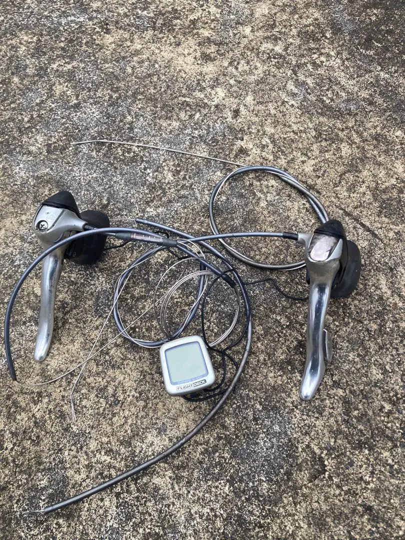 希少 デュラエース ST-7700-C STIレバー 2×9s フライトデッキ付 希少 デュラエース ST-7700-C STIレバー 2×9s フライトデッキ付