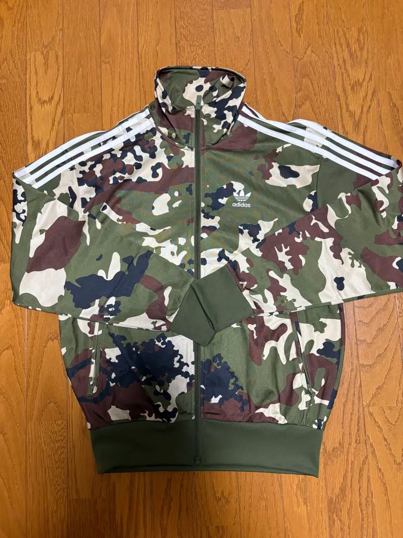 adidasオリジナル　トレフォイル　迷彩　カモフラ柄　ファイヤーバード adidas originals】美品ファイヤーバード ジャージ上下セットM