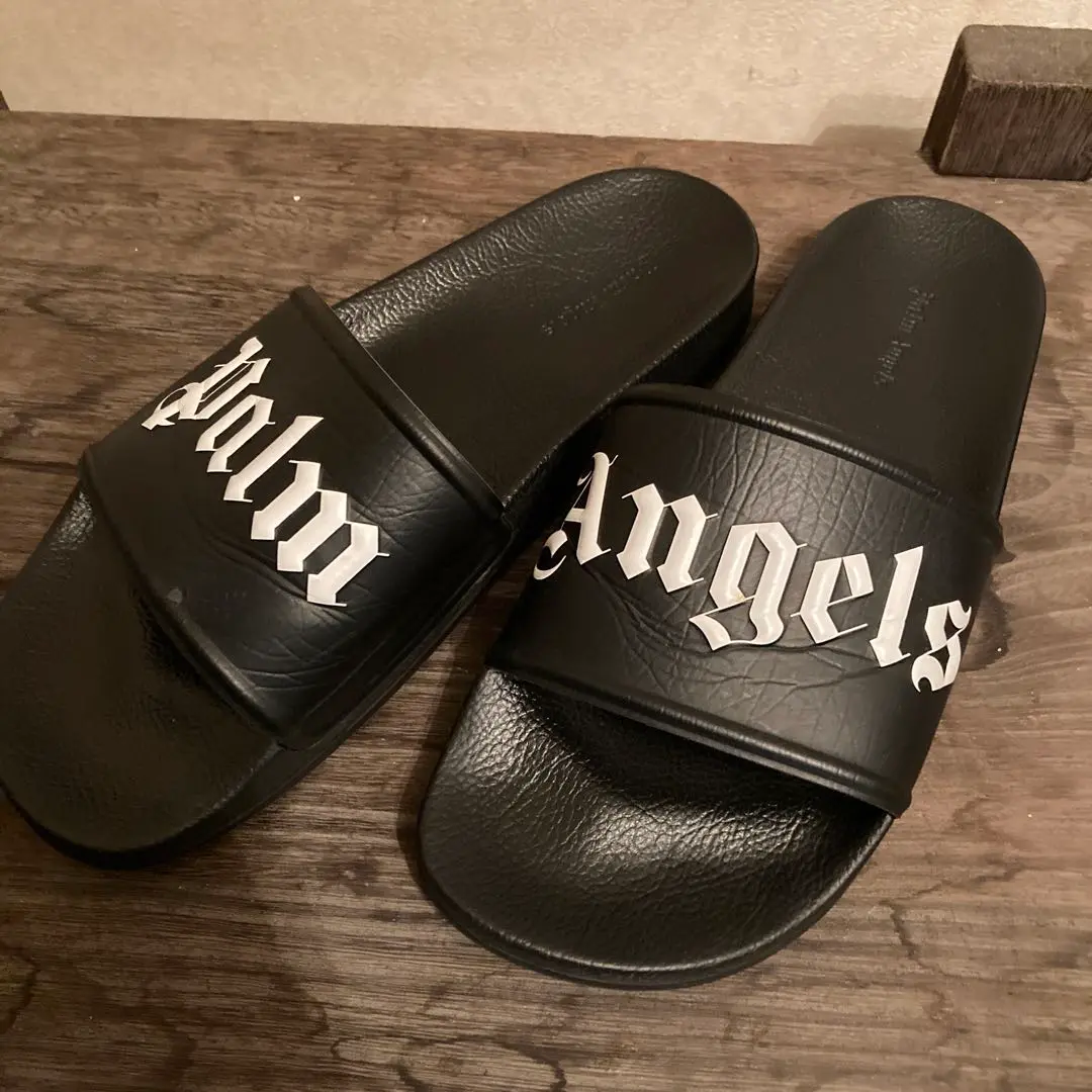 Palm Angels ロゴ サンダル Palm Angels logo-embossed Slides | Black | FARFETCH