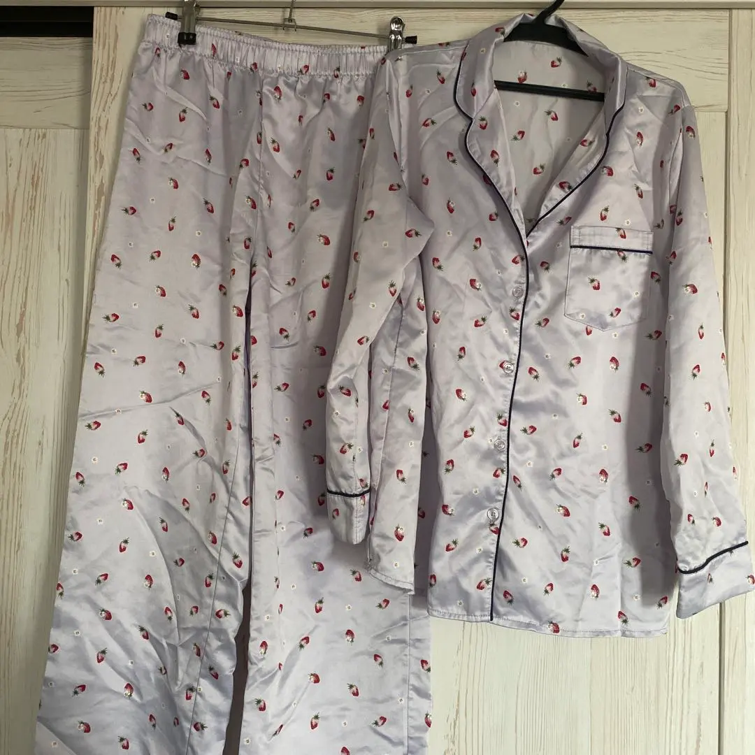 美品 GU ジーユー◆草莓圖案 睡衣套裝 白色 S 尺寸 的縮圖