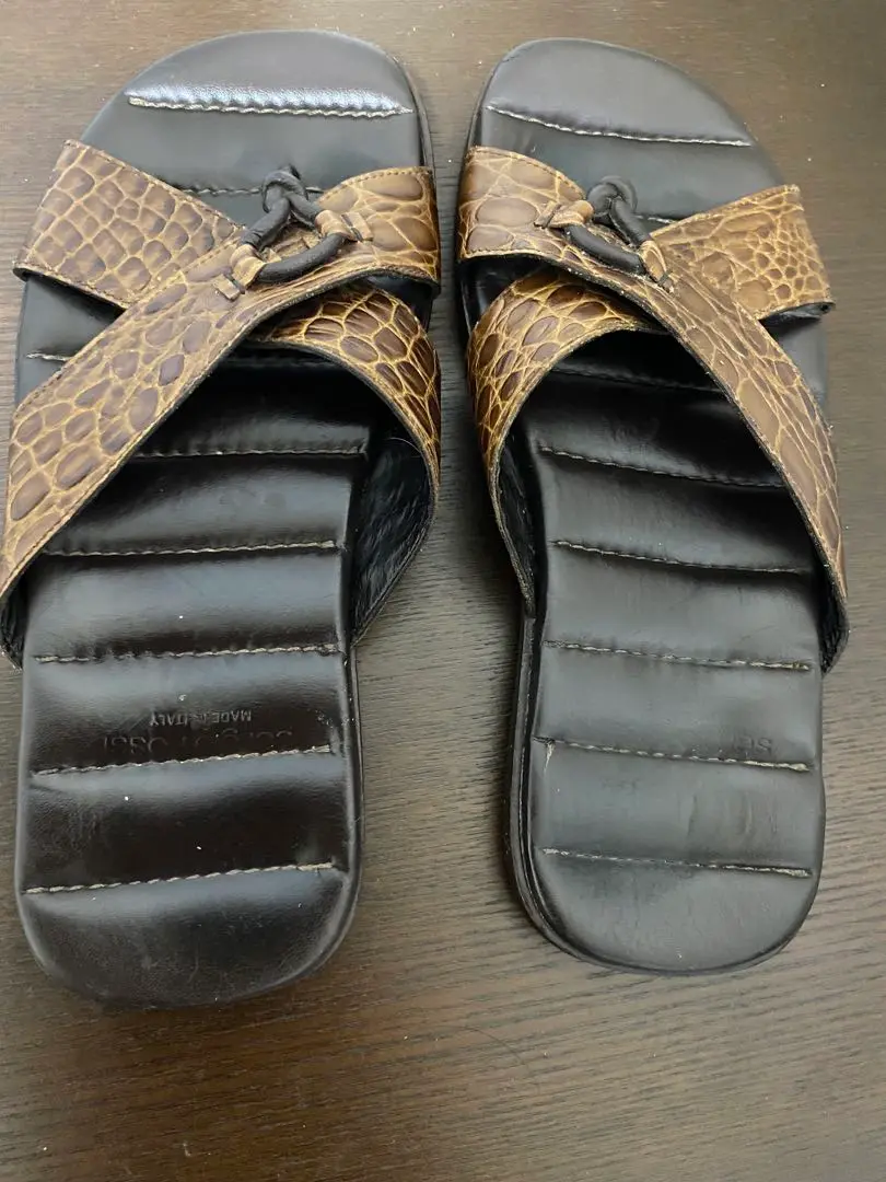 美品Sergio Rossiサンダル サンダル ブラック フラット: 25mm, sr Twenty Buckle - Sandals