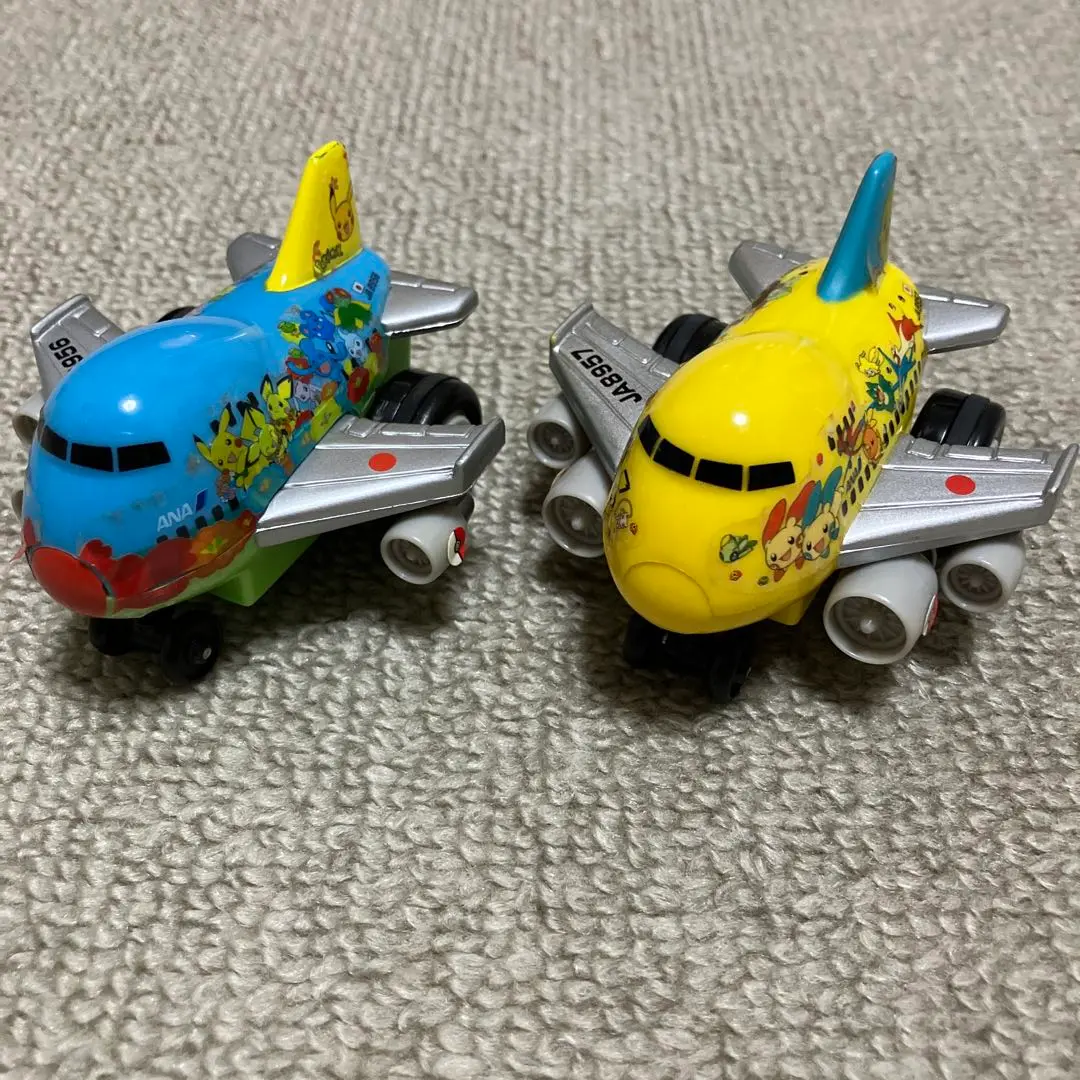 ANA　全日空商事　JA8957　NH20043　ピカチュウジャンボ 1/200 B747-400 ANA ポケモン ピカチュウジャンボ JA8957
