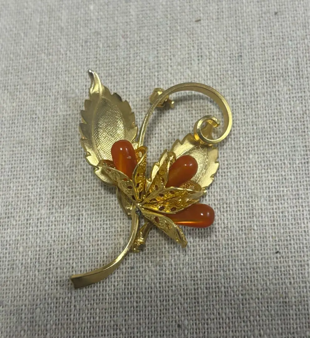 Thumbnail of [Defective] Vintage Flower Motif Brooch with Natural Stone, Retro