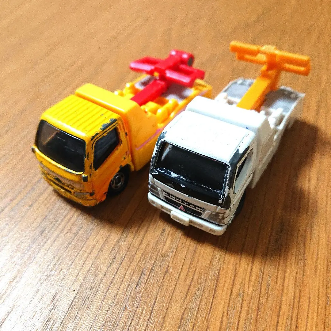 Thumbnail of Tomica Tow Truck - Set of 2