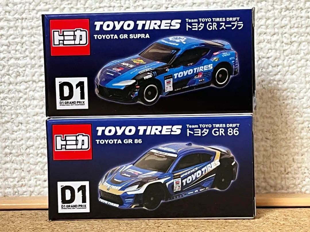 トミカ　toyotires仕様　トヨタgrカローラ4台（クリアケース付き）