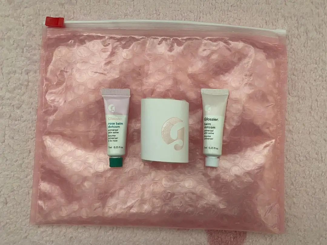 Glossier グロッシアー　ミニバッグ　ポーチ Mini Beauty Bag – Glossier